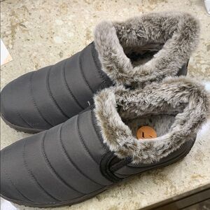 Minnetonka Cozy Faux Fur Lined Women's Slippers